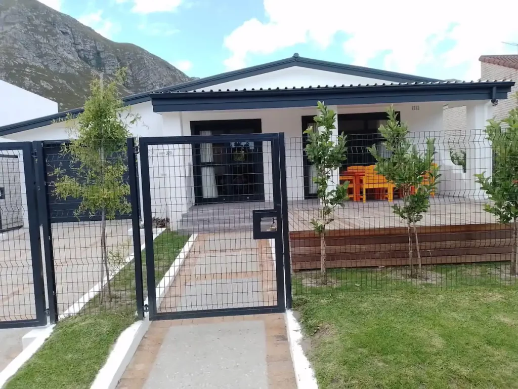8 sleeper house Voelklip (Hermanus)
